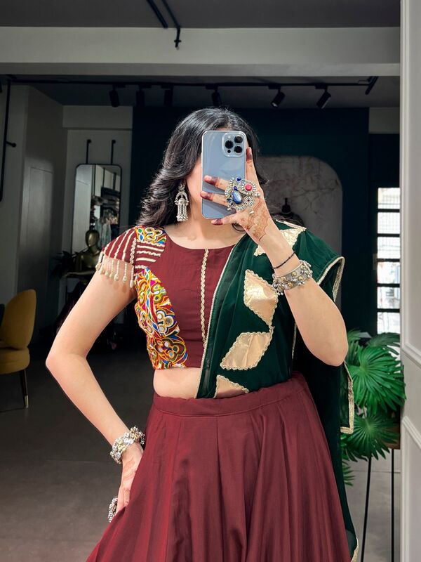 Chinon lehenga