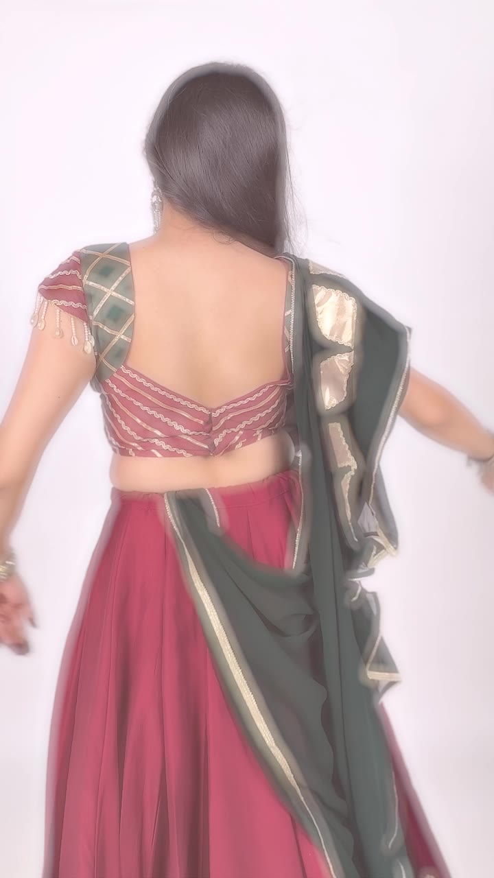 Chinon lehenga
